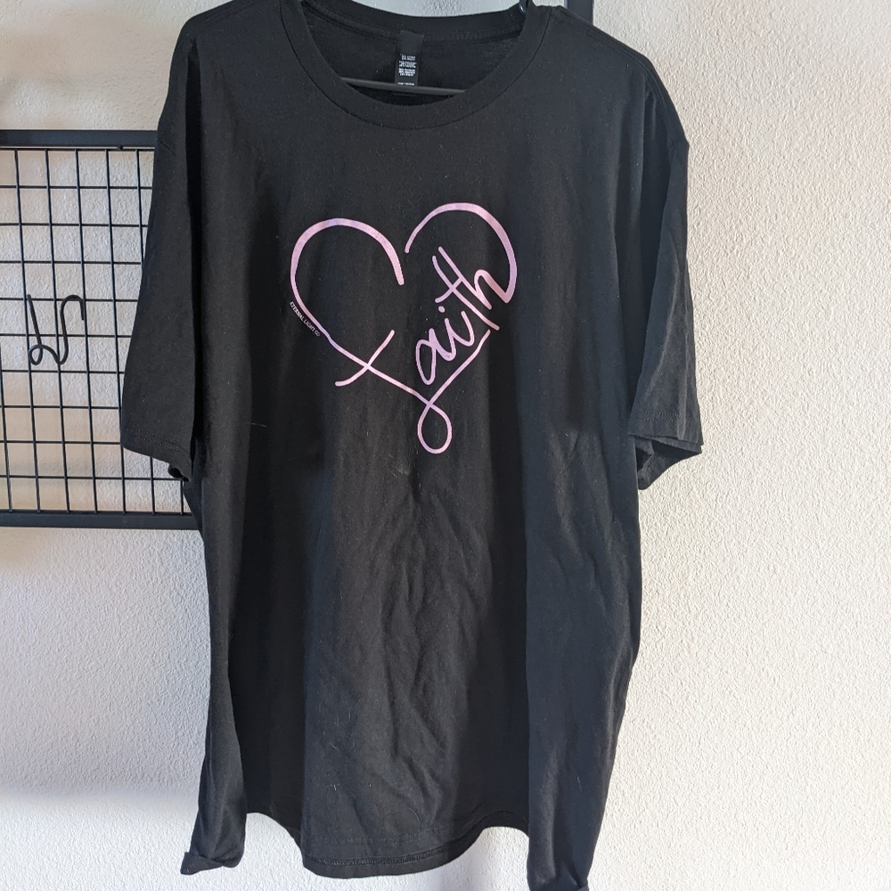 District Faith Pink Heart 3XL shirt